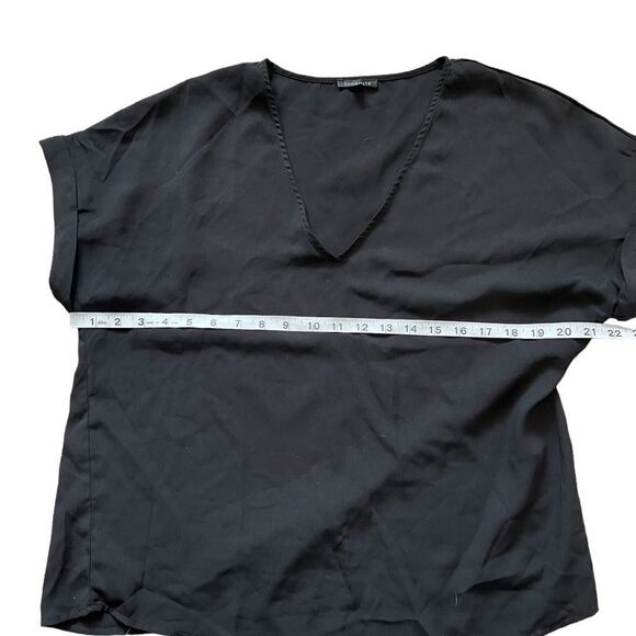 DYNAMITE Black V Neck Short Sleeve Dressy Top M - Picture 6 of 8